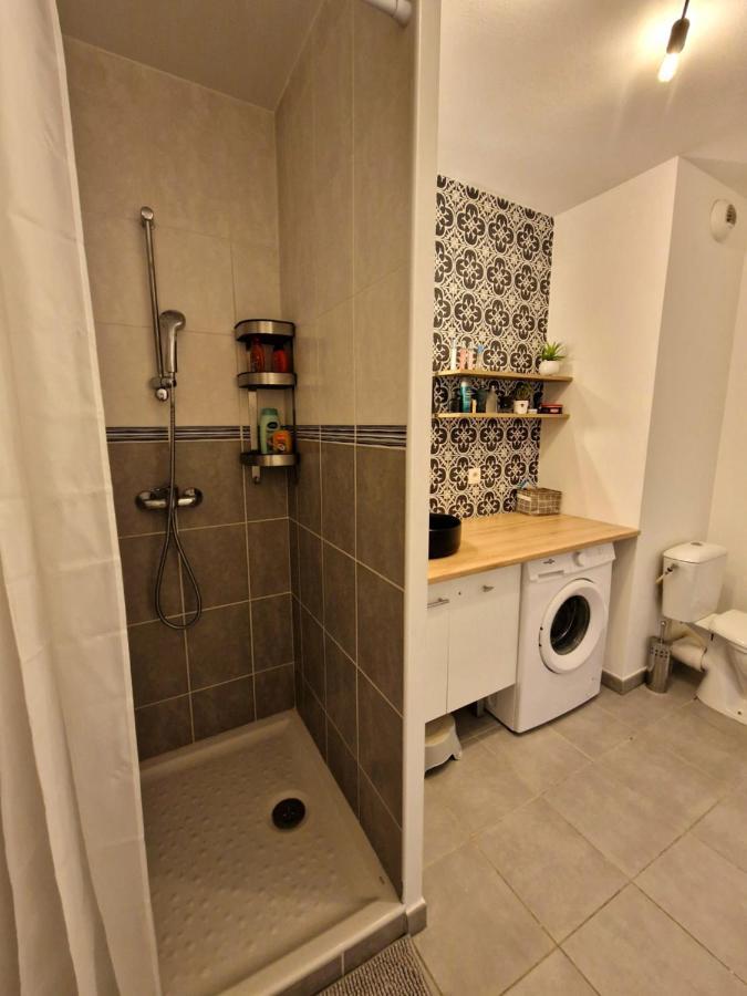 Chambre Privee T3 Saint Fons Eksteriør billede